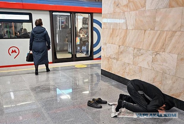 Власти российского региона предупредили о недопустимости публичных намазов. Кадыров возмущен