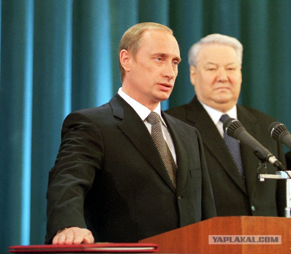 Путин попытался успокоить девочку, которая расплакалась во время приёма в Кремле. Не получилось