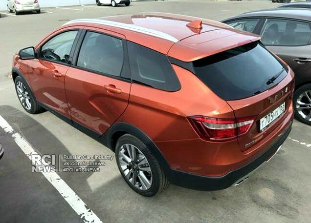 В Сети оказались новые фото универсала Lada Vesta в топовой комплектации
