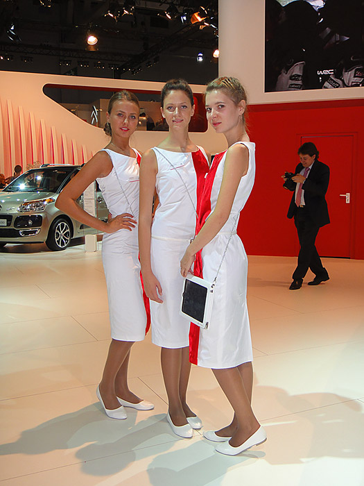 Девушки Московского международного автосалона