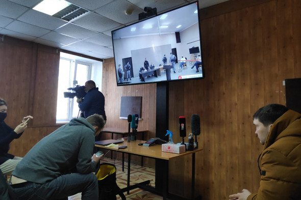 Юлию Навальную допустили в ИК-2, где рассматривают дело против ее мужа