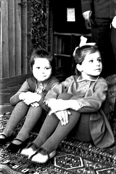 Счастливые папы: 25 атмосферных фотоснимков советских знаменитостей со своими детьми
