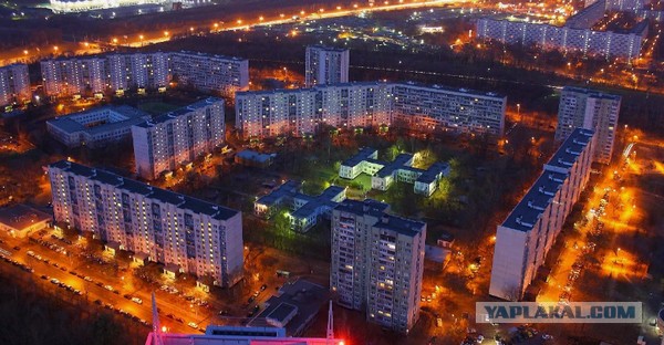 Дом стоит, свет горит...
