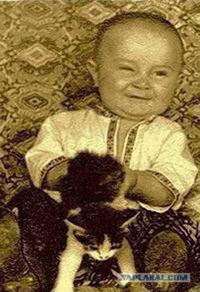 Знаменитости в детстве. Фото из домашних архивов