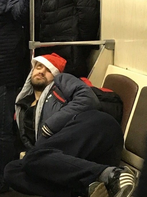 Немного очень модных персонажей из глубин нашего метрополитена