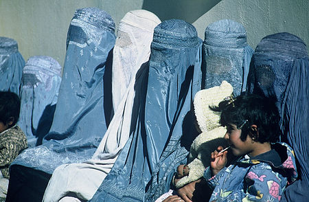 «Талибан»* установил новые правила жизни в Афганистане: смертная казнь за наркотики, высокие зарплаты врачам и отмена долгов