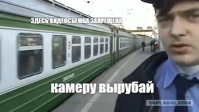 На станции «Коломенская» пассажир отказался предоставлять сумку для досмотра и оказался на полу