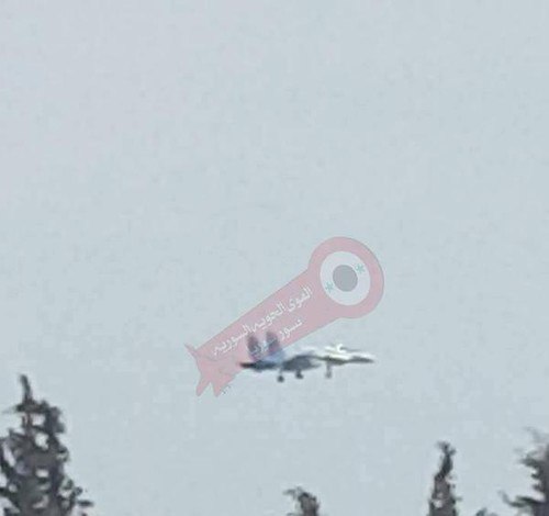Появилось видео пролета российских су-24 в Сирии.