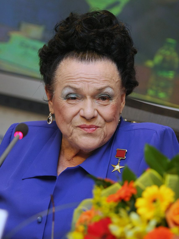 Зыкина из далека волга
