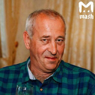 Автобус протаранил группу людей на Славянском бульваре в Москве