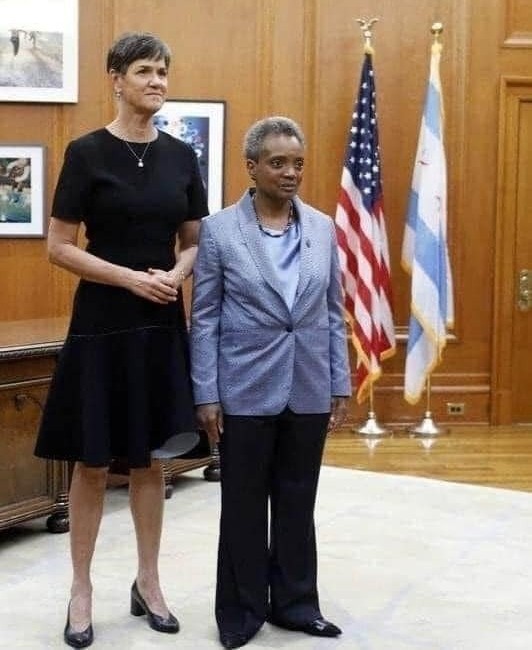 Мэр Чикаго Лори Лайтфут обвинила в своём сокрушительном поражении при переизбрании - расизм и свой пол