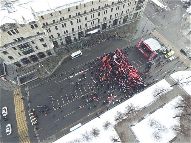 Сторонники Павла Грудинина проводят сегодня в Москве митинг «За честные выборы»