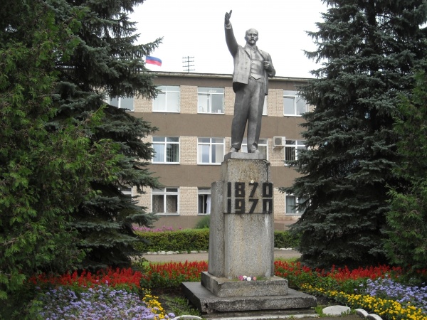 Памятники Ленину