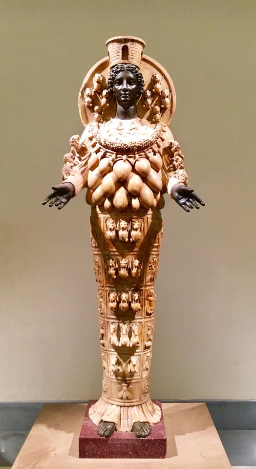 Памятники, способные удивить любого