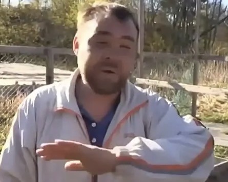 Чувак с котом, проживают свои лучшие жизни!