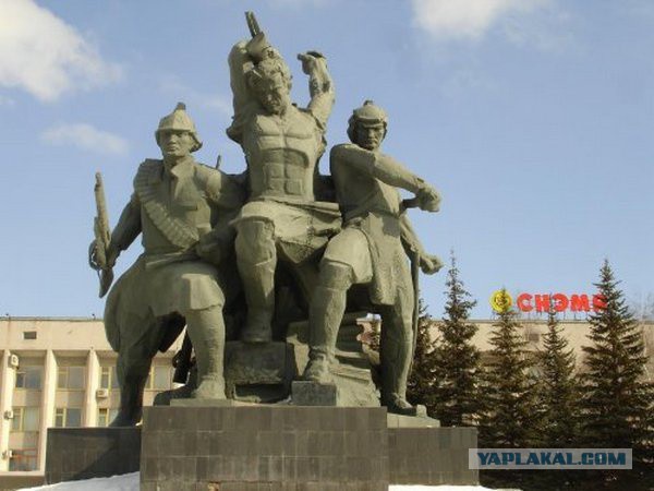 Какие прозвища дают памятникам в России