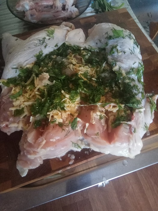 Куриная тушка (рулет) лишенная скелета (poulet désossé)  