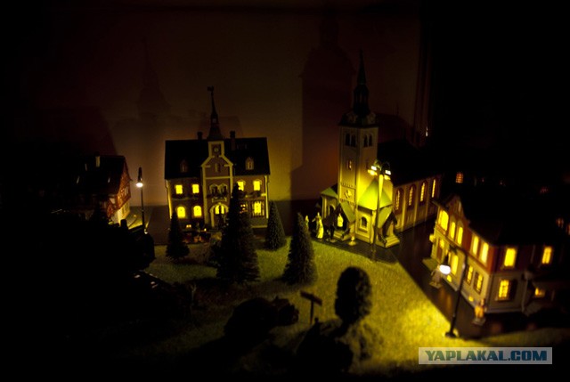 Миниатюрный уличный фонарь