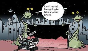 На фотографии с Марса обнаружен придавленный каменной плитой труп марсианина