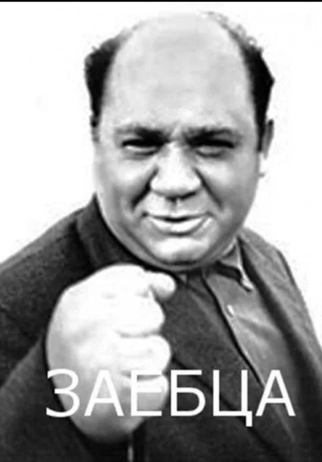 Лошадка бьёт по барабанам