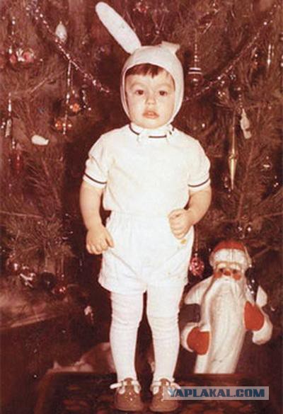 Знаменитости в детстве. Фото из домашних архивов