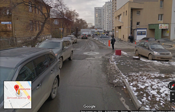 В Екатеринбурге девушка на Matiz жестоко избила маму с коляской и прокатила ее на капоте