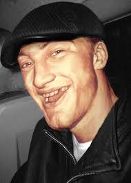 Порошенко показал в Мюнхене паспорта "военных" РФ