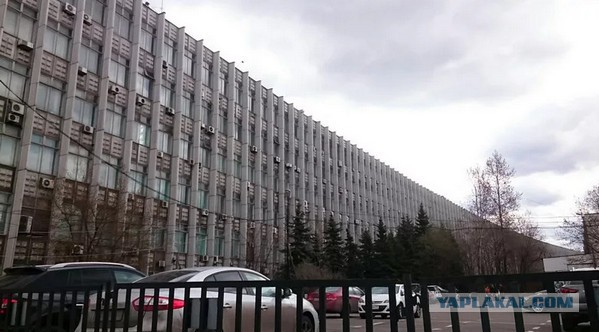 Москвичи, узнали сооружение?