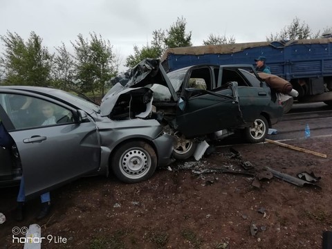 Опубликованы технические характеристики и живые фото Lada Vesta с вариатором