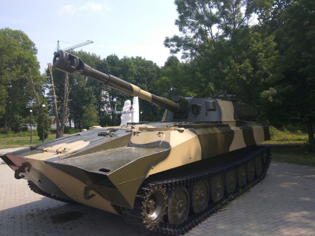 Автомобили на постаменте