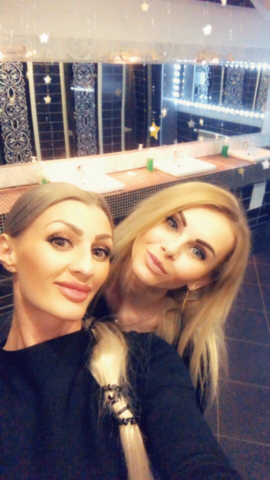 Давай я тебя ещё вот в этой позе сфоткаю