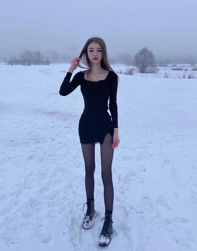 Девчонки-короткие юбчонки