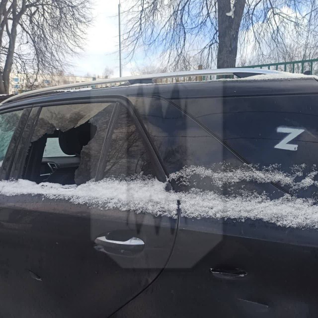 Жители Хамовников жалуются на "сарматомобиль", который паркуют во дворе в центре Москвы.