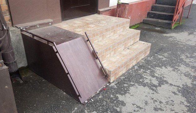 Просто лифт для колясочников в Лондоне