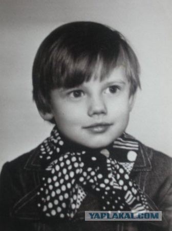 Знаменитости в детстве. Фото из домашних архивов