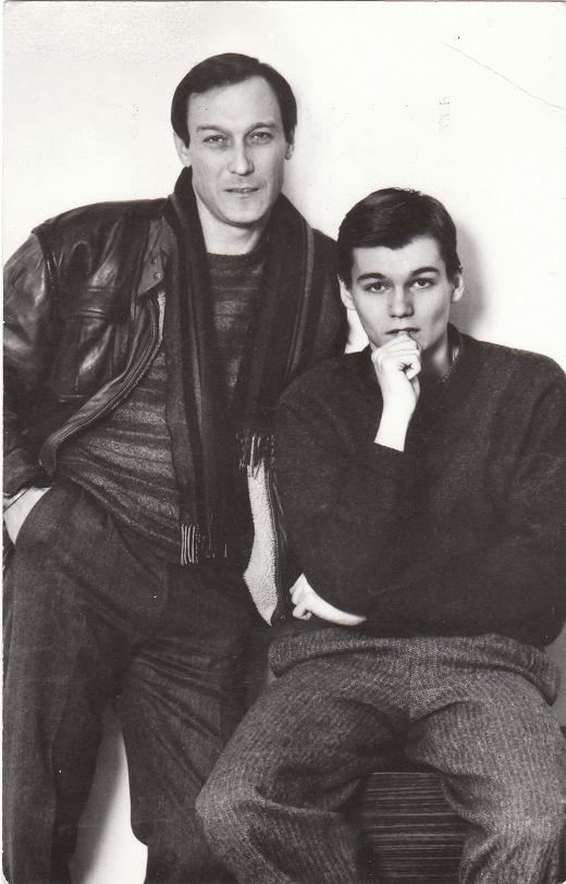 12 знаменитых отцов, которые без ума от своих детей