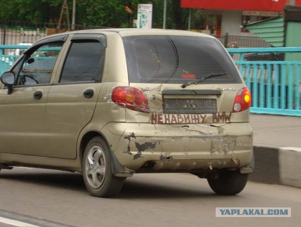 Что обычно водители пишут на своих автомобилях?
