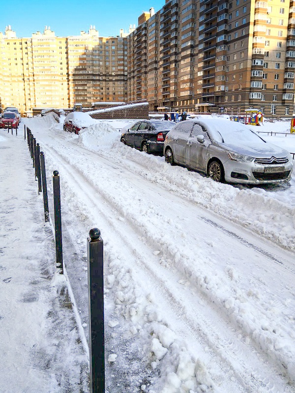 Что творится на дорогах Петербурга после снегопада