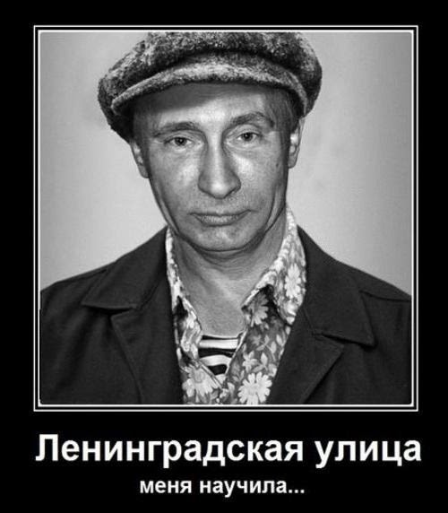 Во время беспорядков в Алма-Ате пиццерию в центре города обчистили люди в военной форме. Об этом нам рассказал управляющий заведением.