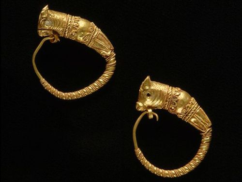 В поисках утерянной сережки…  Загадки, античное золото и драгоценности. 1.