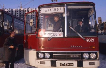 Теплые «ламповые» фотографии с автомобилями прошлого