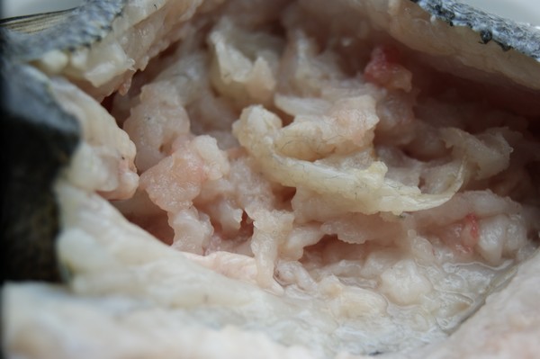 Сибас фаршированный овощами