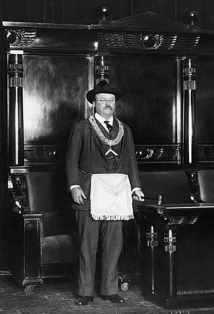 У гроба Папы Иоанна Павла II