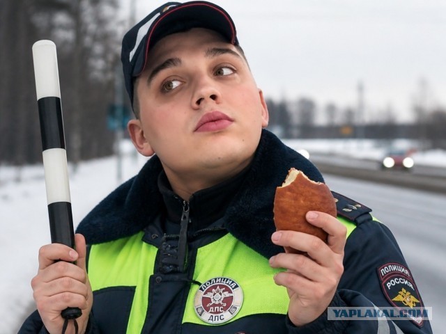 «Творил дичь, напарнику прострелил пах». Дебошир, избивший уральского ученого, был с позором изгнан из ГАИ