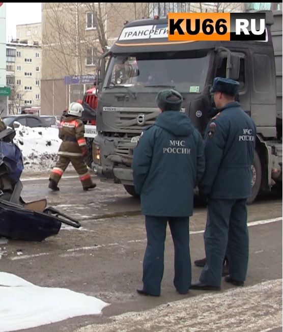 Тиски из тягачей (18+)