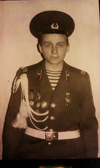 Мужики! Давайте свои фото в армии и сейчас!