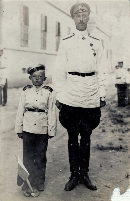 История в фотографиях