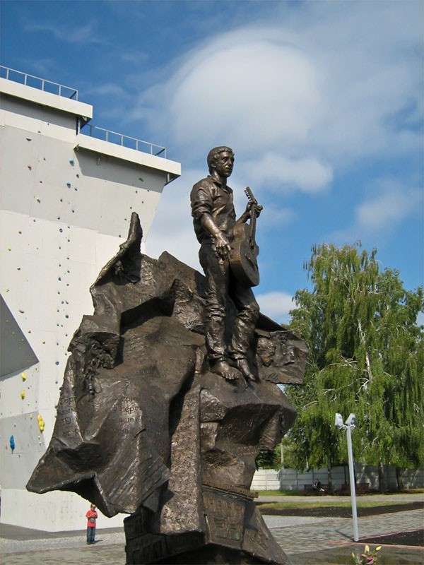 Памятники Владимиру Высоцкому