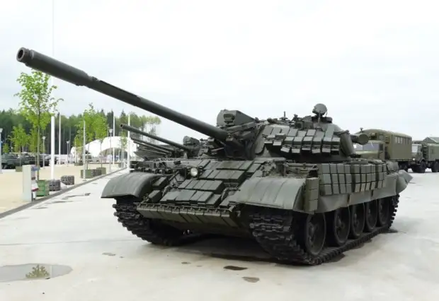 Обстрел танка Т-54/55 кумулятивными снарядами из гранатометов, ракетных комплексов и САУ
