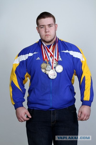17-летний школьник на уроке